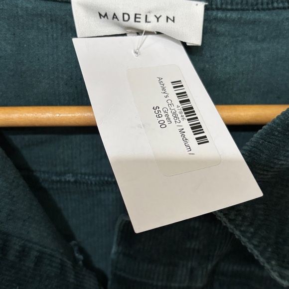 Green Cropped Jean Jacket with Classic Collar - Picture 4 of 4